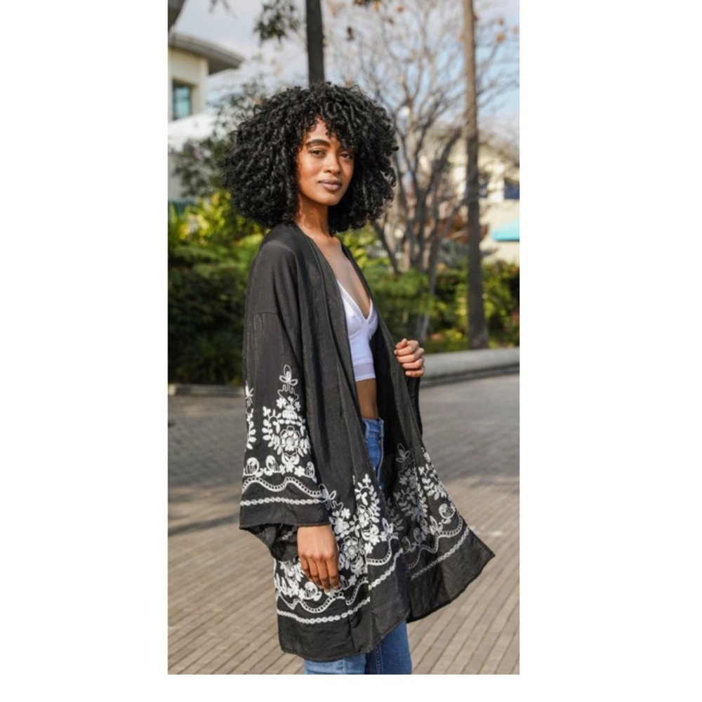 Embroidered Floral Vine Lightweight Kimono - Picture 1 of 2